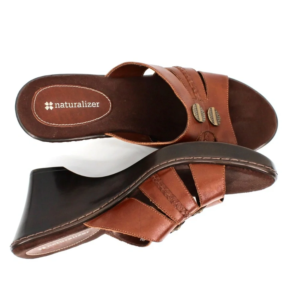 Naturalizer Wedge sandal in Brown
